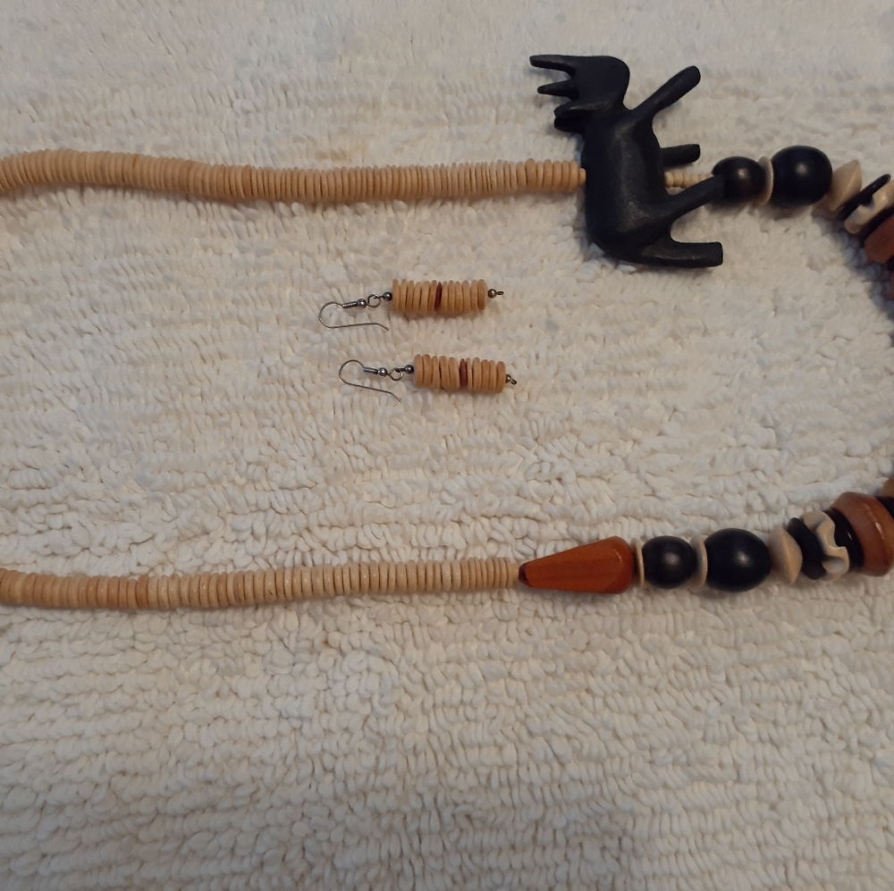Wire hanging earrings w/ matching necklace